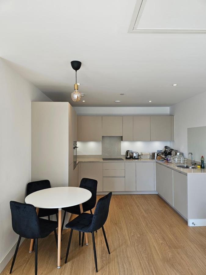 Santina Apartments Κρόιντον Εξωτερικό φωτογραφία